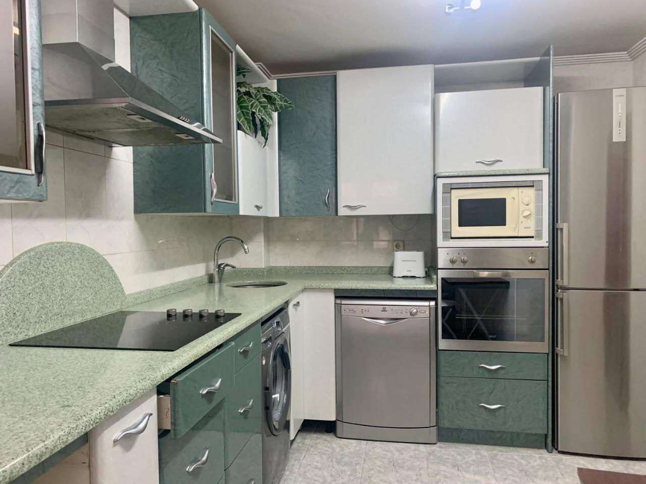 Apartamento Centrico Y Comodo Vitoria-Gasteiz Kültér fotó