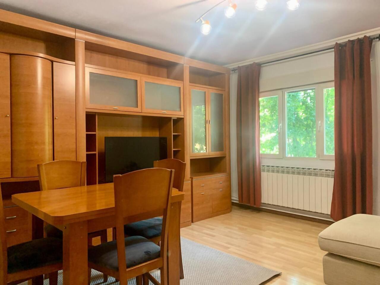Apartamento Centrico Y Comodo Vitoria-Gasteiz Kültér fotó
